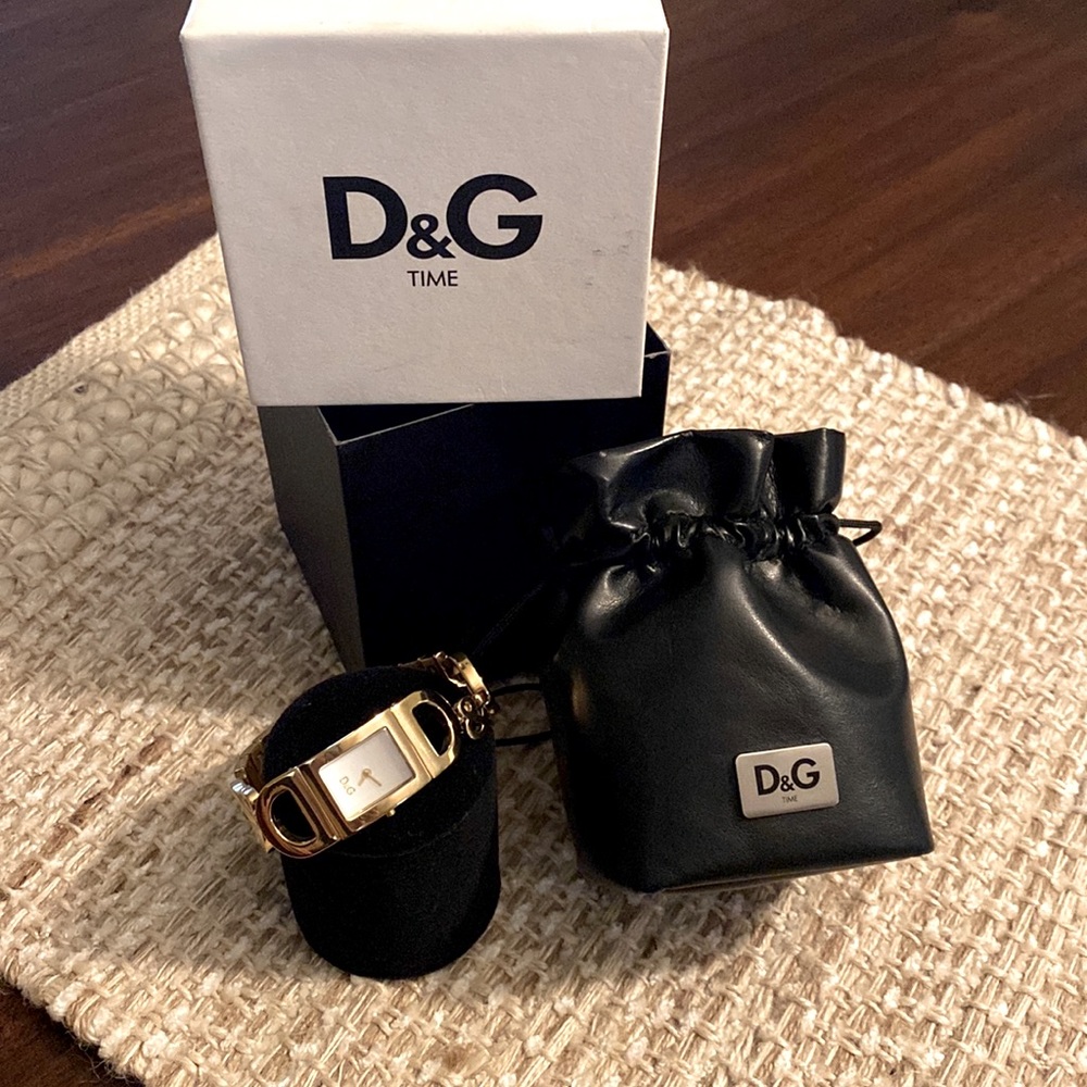 D & G Watch